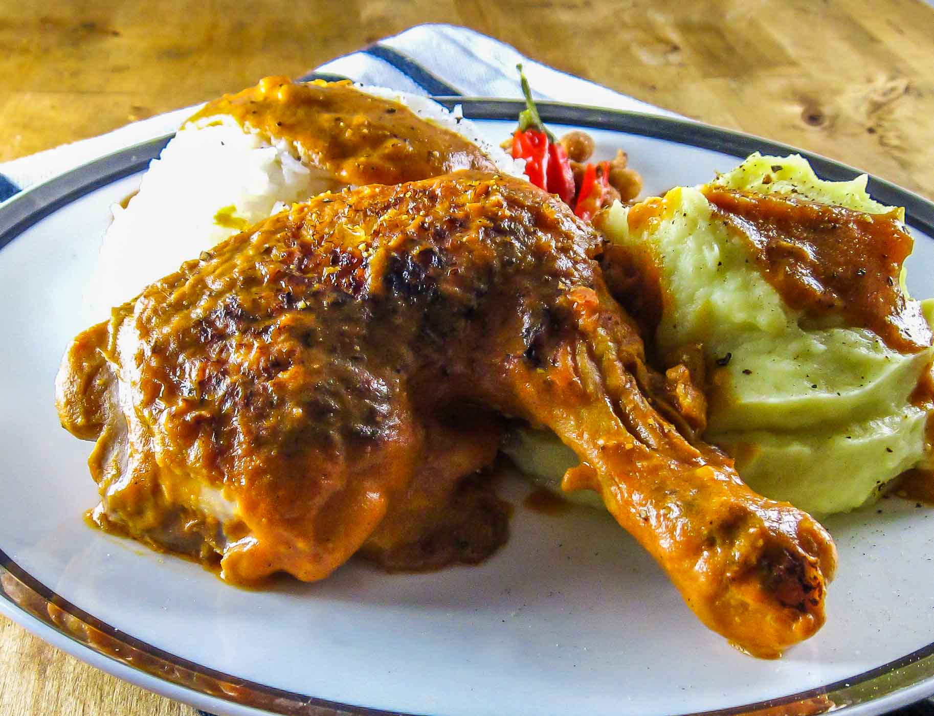 Poulet moambe (chicken stew)