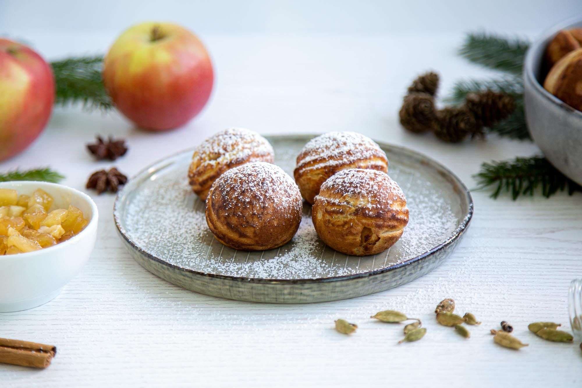 Æbleskiver (apple dumplings)