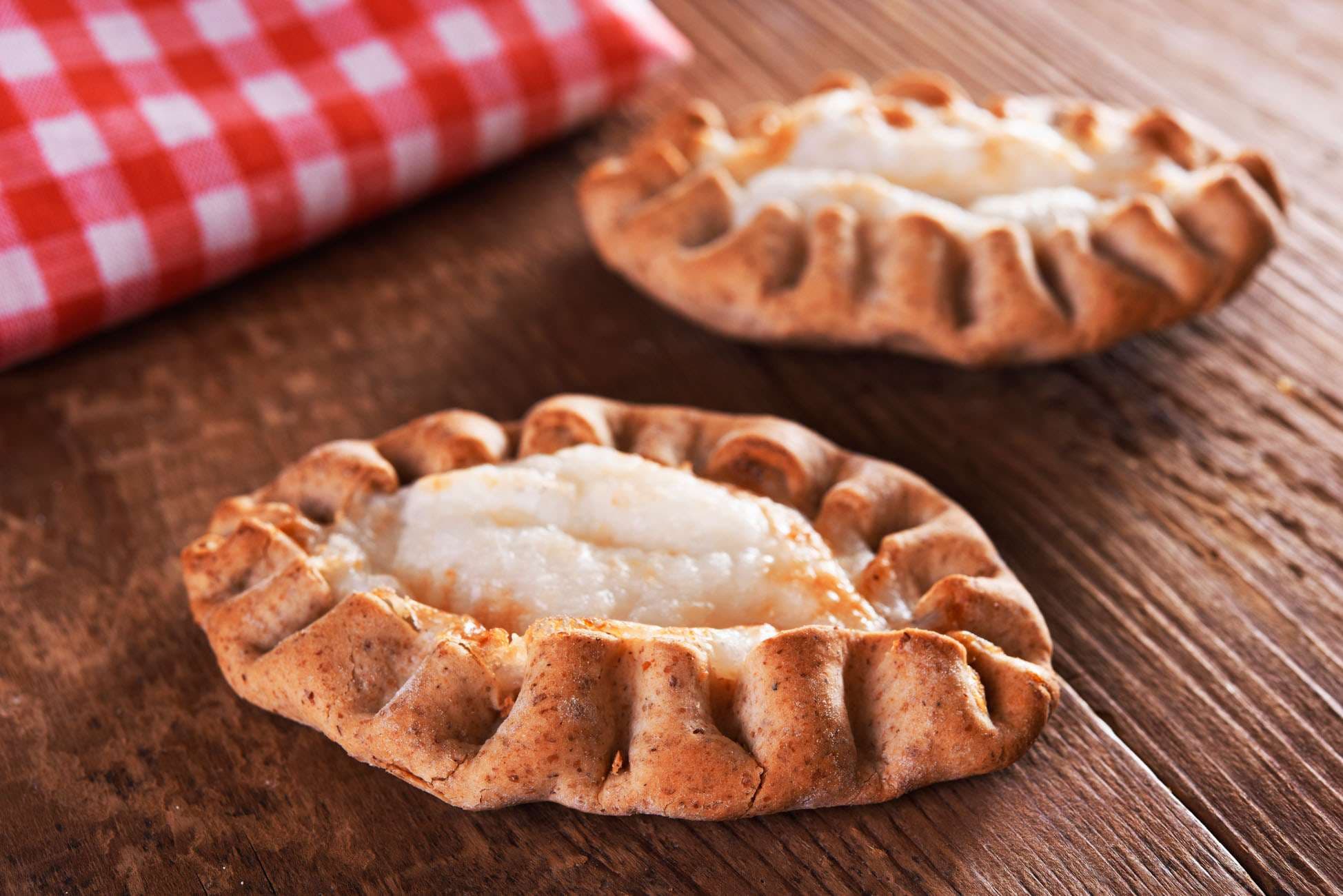 Karjalanpiirakka (Karelian pasty)