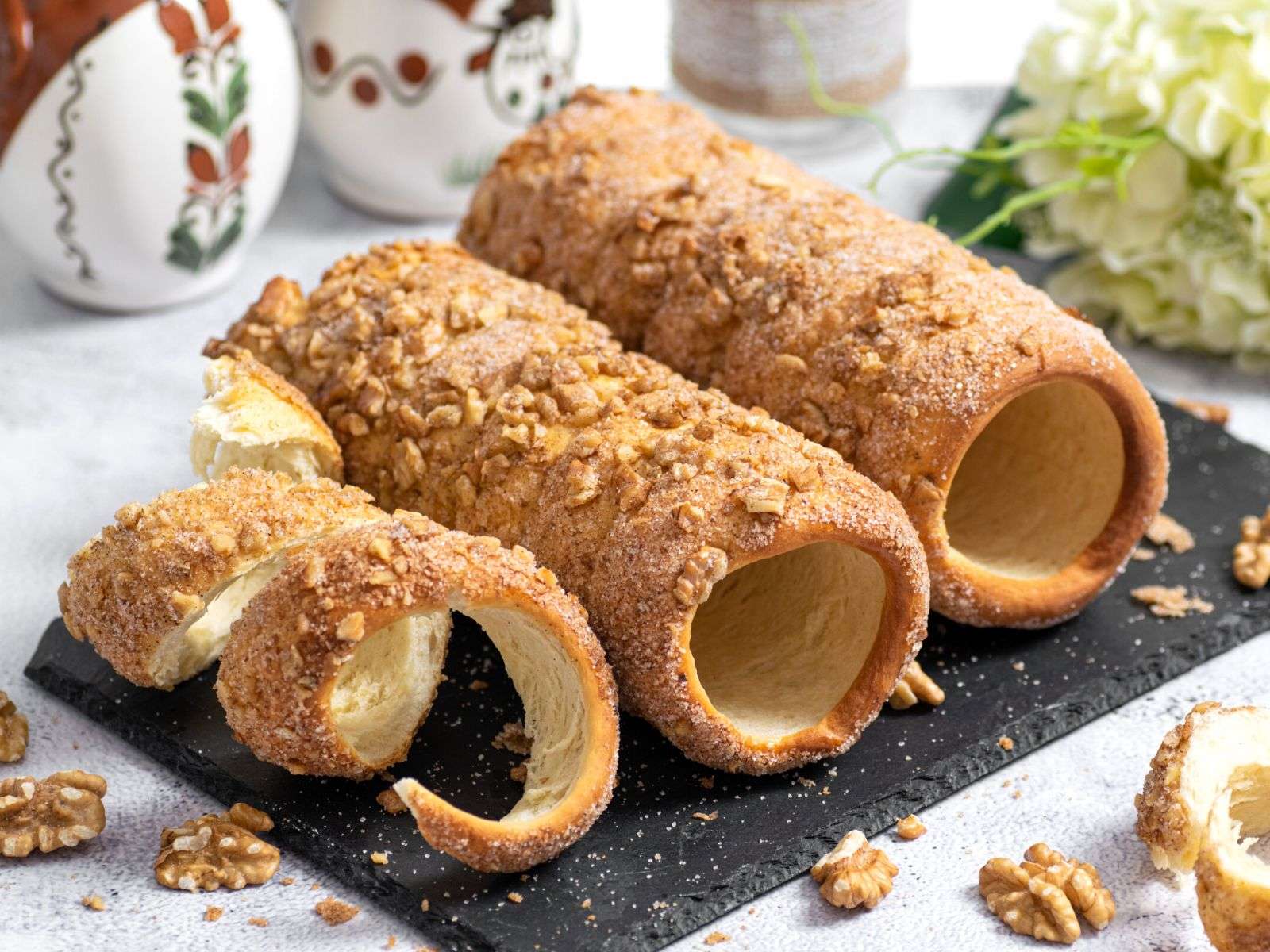 Kürtőskalács (chimney cake)