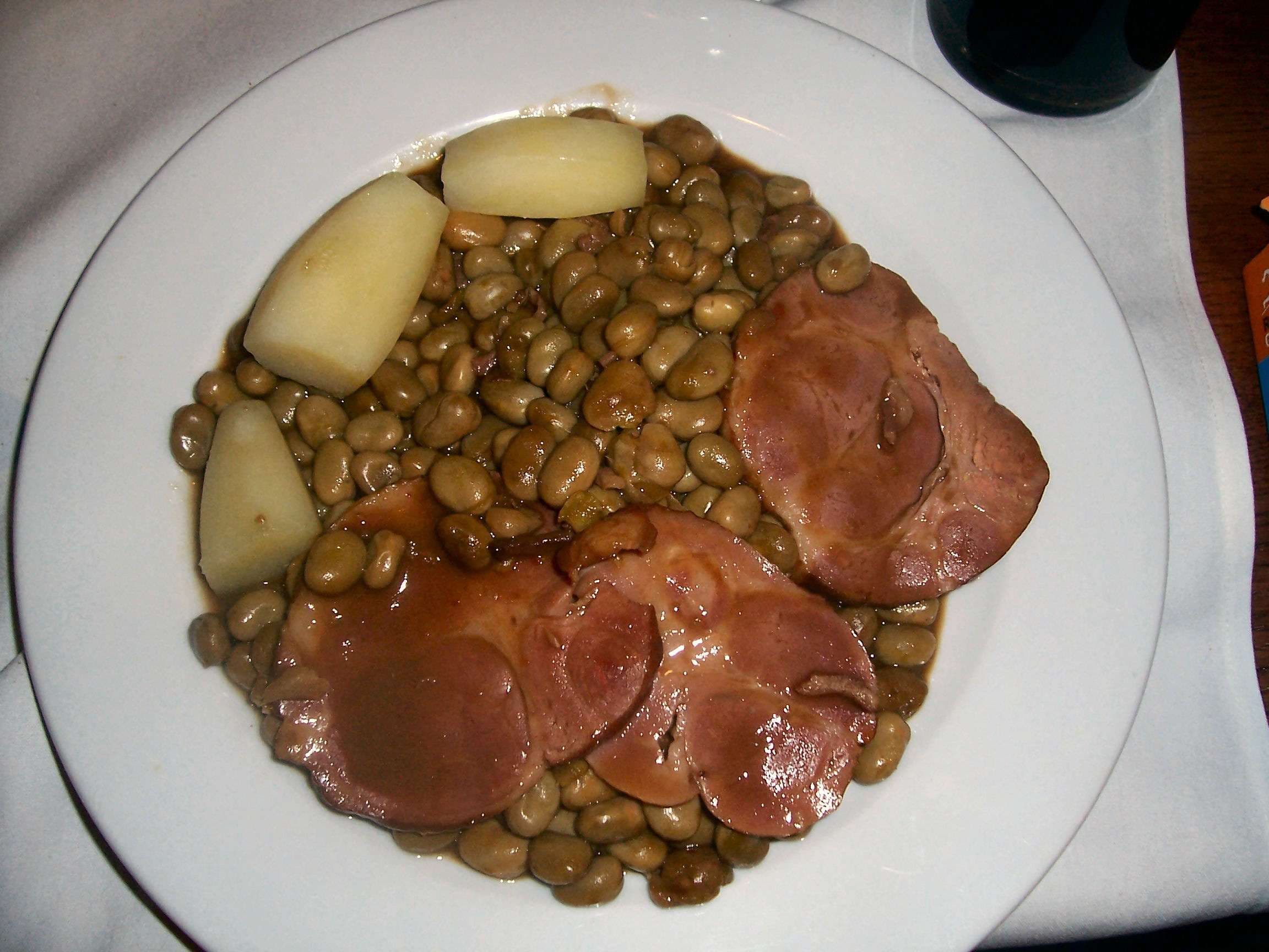 Judd mat Gaardebounen (smoked pork with broad beans)