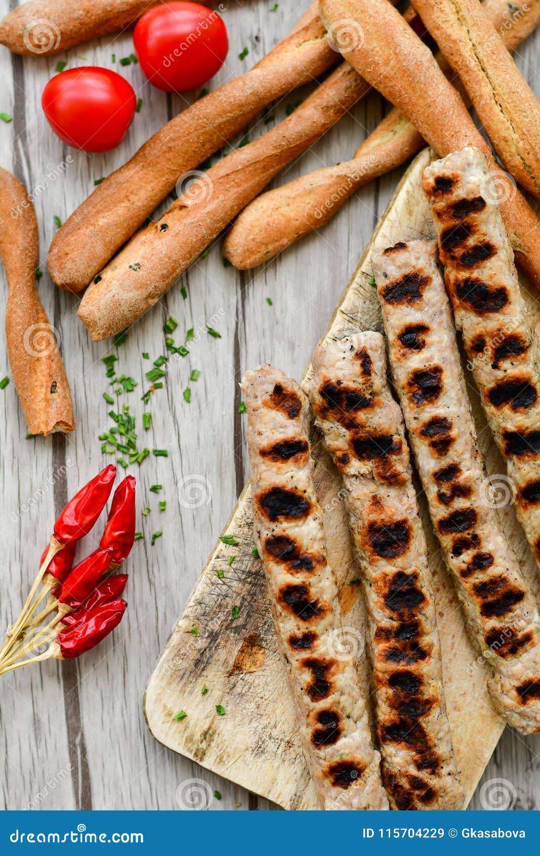 Kebapche (grilled minced meat)
